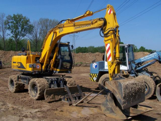 JCB JS 130W