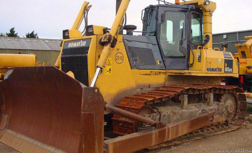 Komatsu D85EX-15