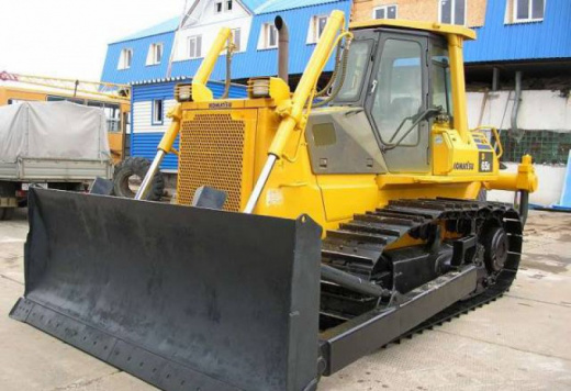 Komatsu D65E-12